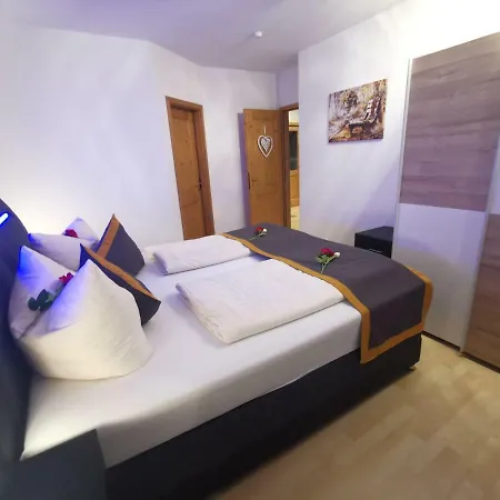 Apartment Ferienwohnung 2 *